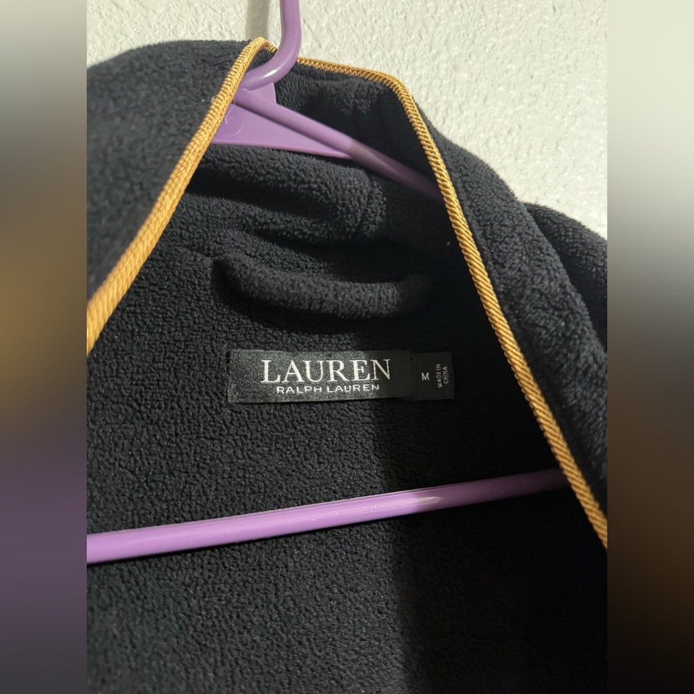 Robe - Picture 3 of 4